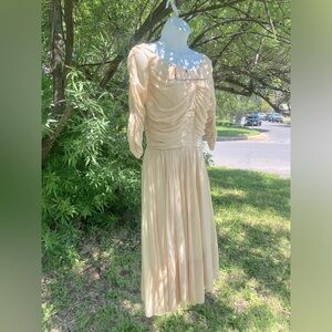 Cream beautiful vintage dress size S-M